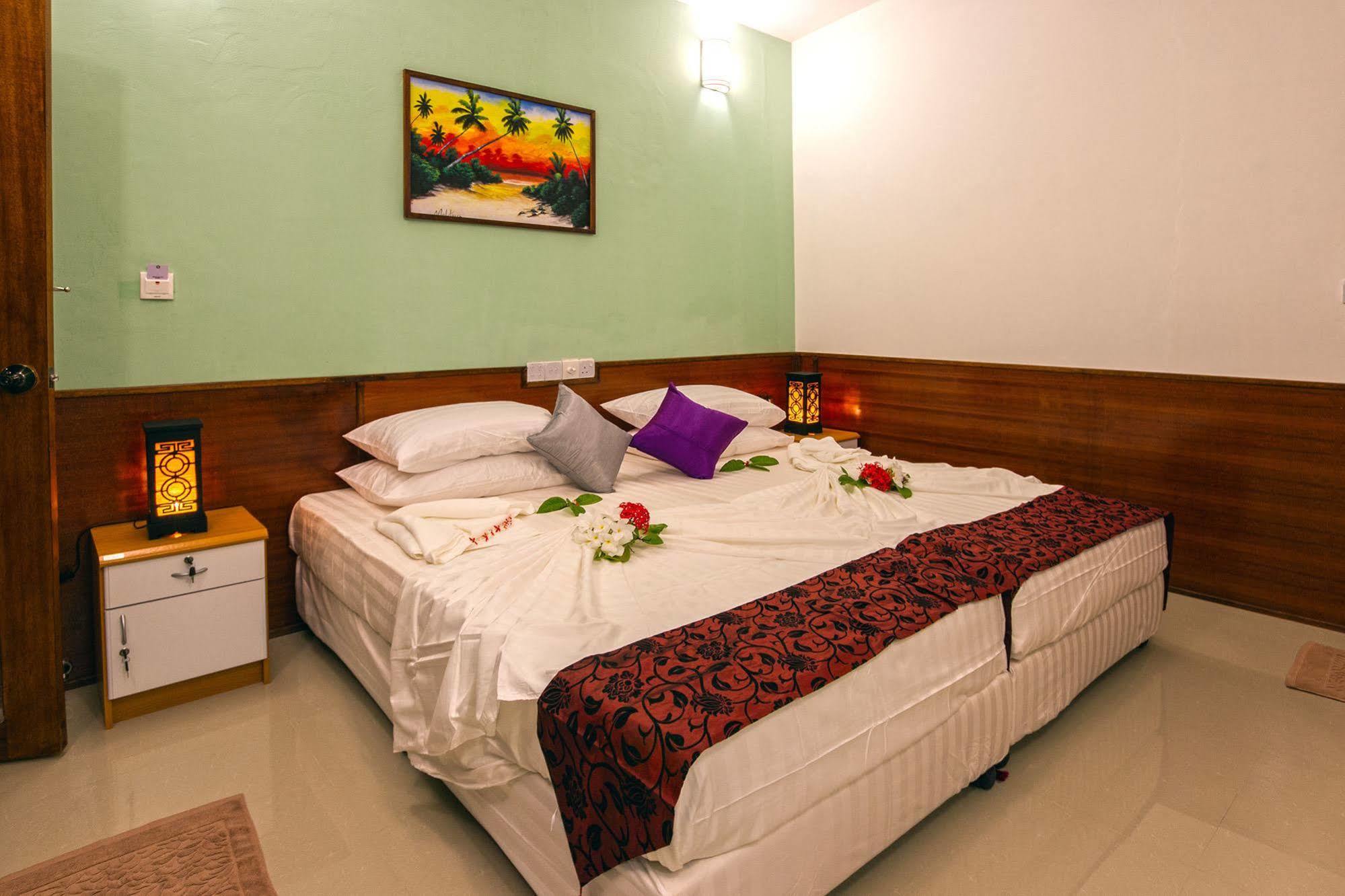 Liberty Guest House Maldives Mahibadhoo Exterior photo